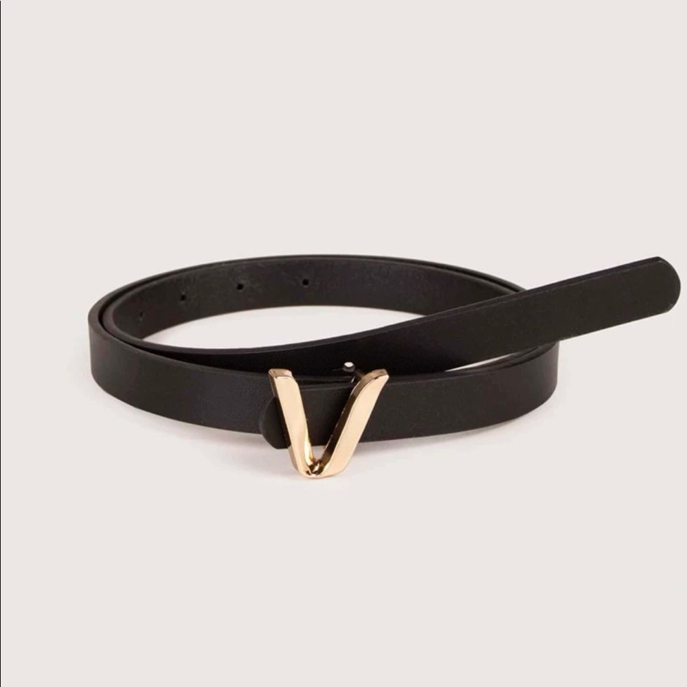 “V” Gold Buckle Slim Black Belt OS
